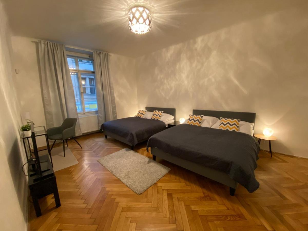Spacious Apartment On Wenceslas Square Πράγα Εξωτερικό φωτογραφία